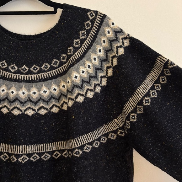nwt: cozy geo pattern sweater - Picture 2 of 4